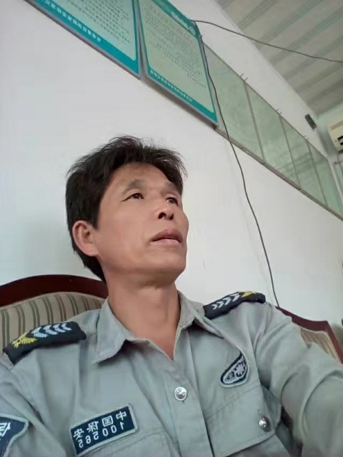 卧窗听雨的第一张照片--岳阳中老年相亲网